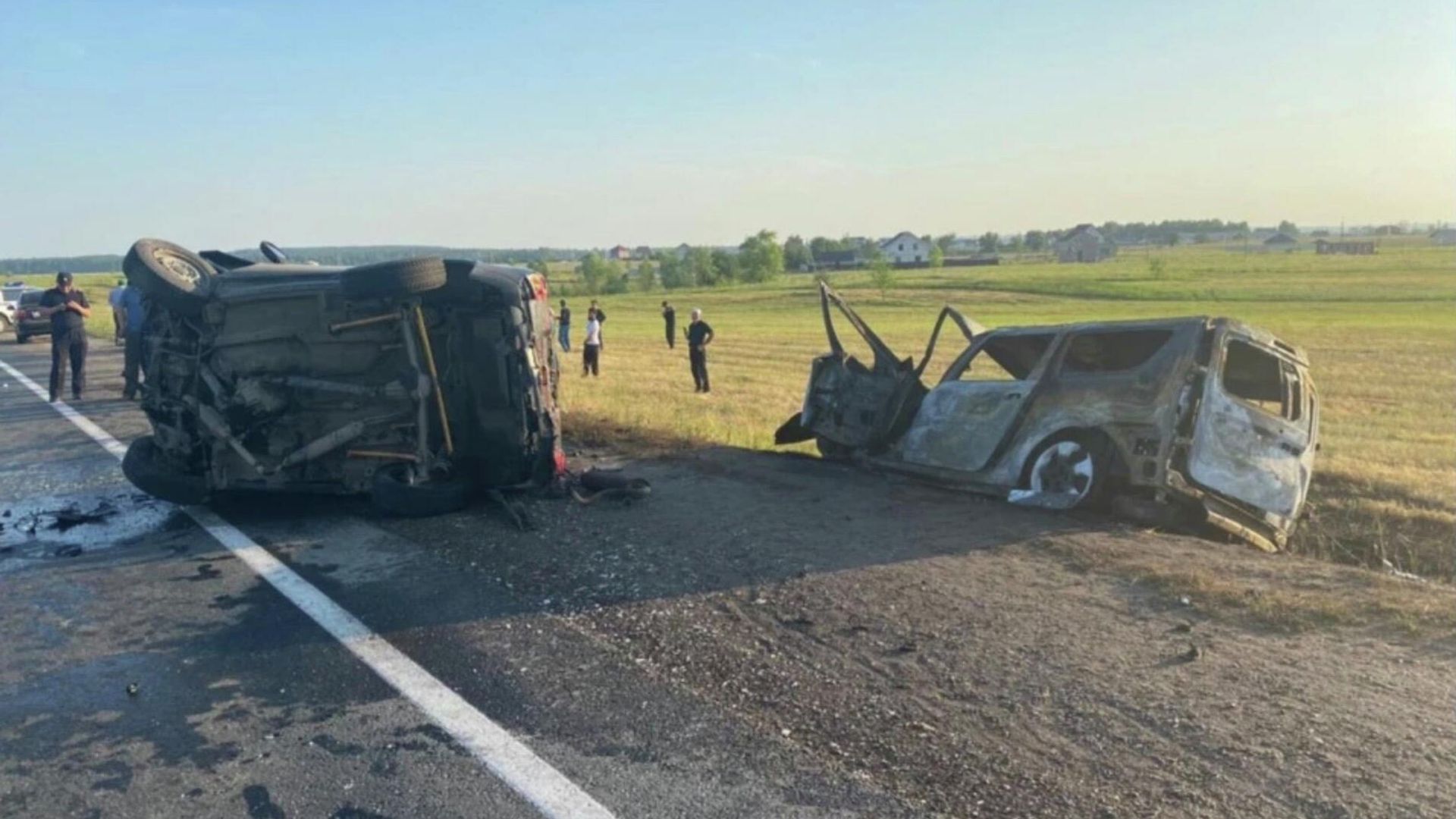 На месте ДТП с участием двух автомобилей в Красноярском районе Самарской области На месте ДТП с участием двух автомобилей в Красноярском районе Самарской области - РИА Новости, 1920, 09.07.2022