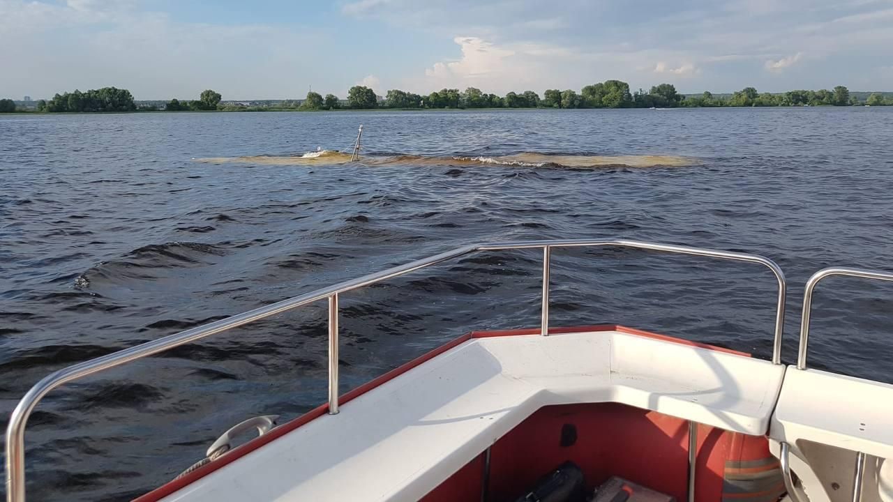 На месте затопления теплохода вблизи Аракчино На месте затопления теплохода вблизи Аракчино - РИА Новости, 1920, 10.07.2022