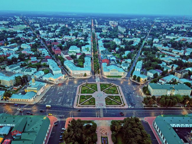 Сусанинская площадь в Костроме Сусанинская площадь в Костроме