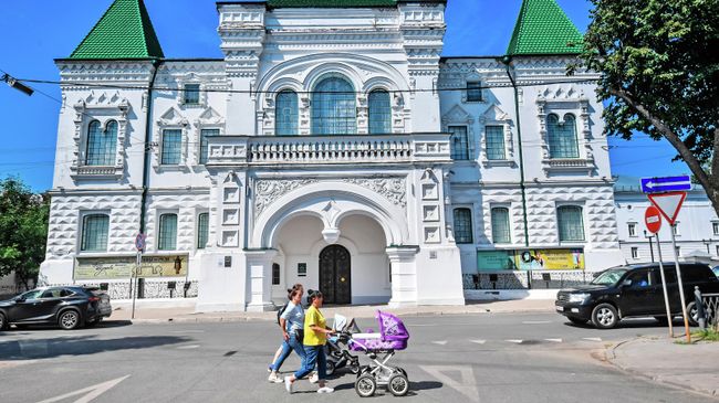 Романовский музей в Костроме. Образец модерна и псевдорусского стиля постройки 1913 года, работы архитектора Н. И. Горлицина Романовский музей в Костроме. Образец модерна и псевдорусского стиля постройки 1913 года, работы архитектора Н. И. Горлицина