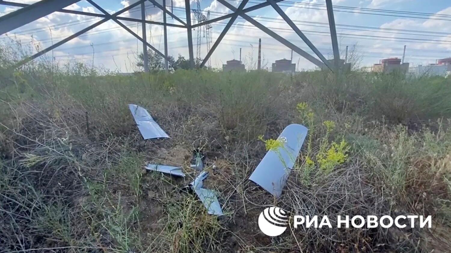 Обломки украинского дрона-камикадзе, сбитого в Энергодаре у Запорожской АЭС - РИА Новости, 1920, 11.08.2022
