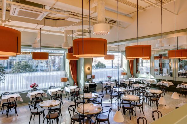 Интерьер ресторана Frantsuza Bistrot в Санкт-Петербурге Интерьер ресторана Frantsuza Bistrot в Санкт-Петербурге