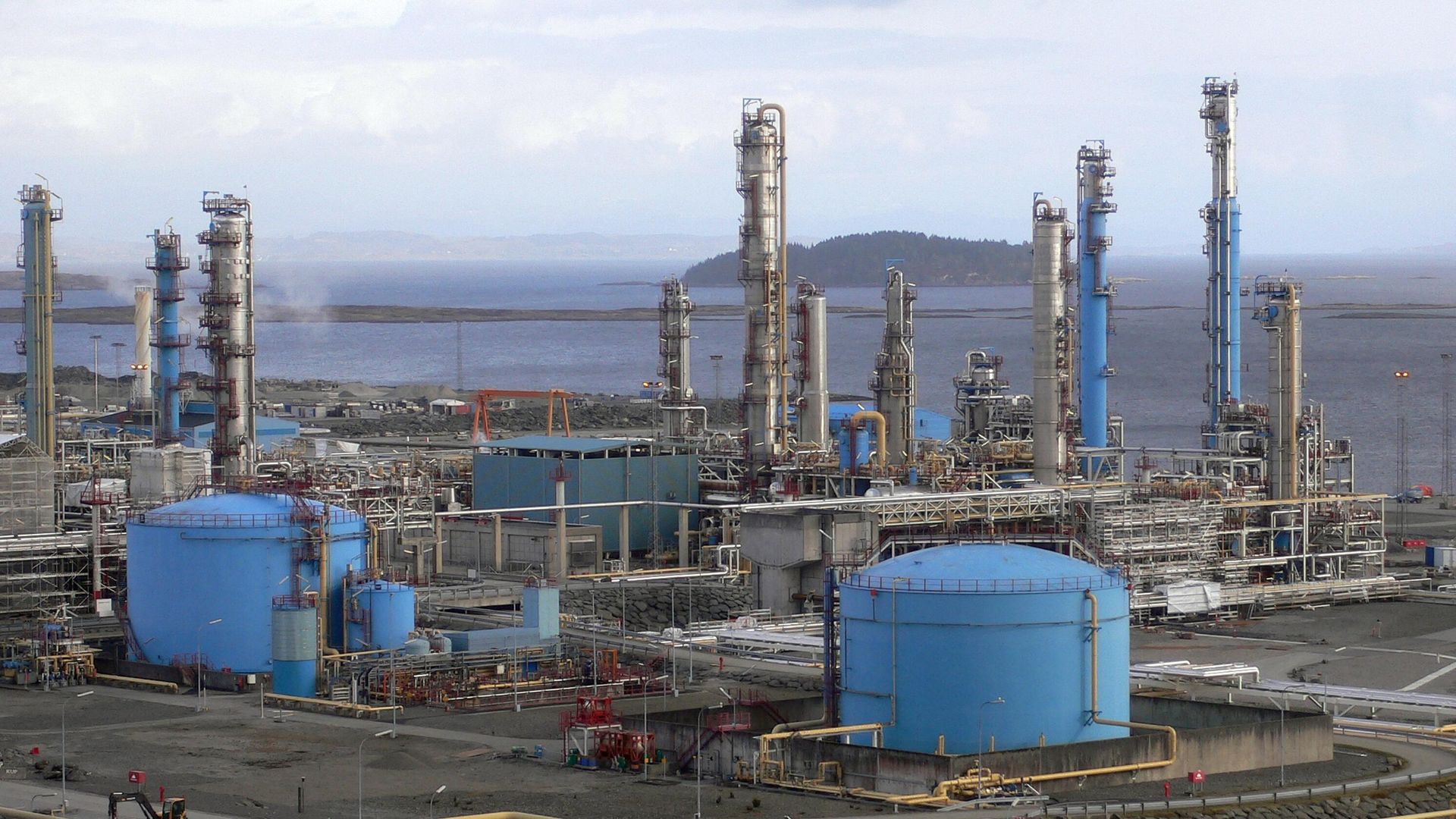 Газоперерабатывающий завод Statoil в Норвегии Газоперерабатывающий завод Statoil в Норвегии - РИА Новости, 1920, 15.07.2022