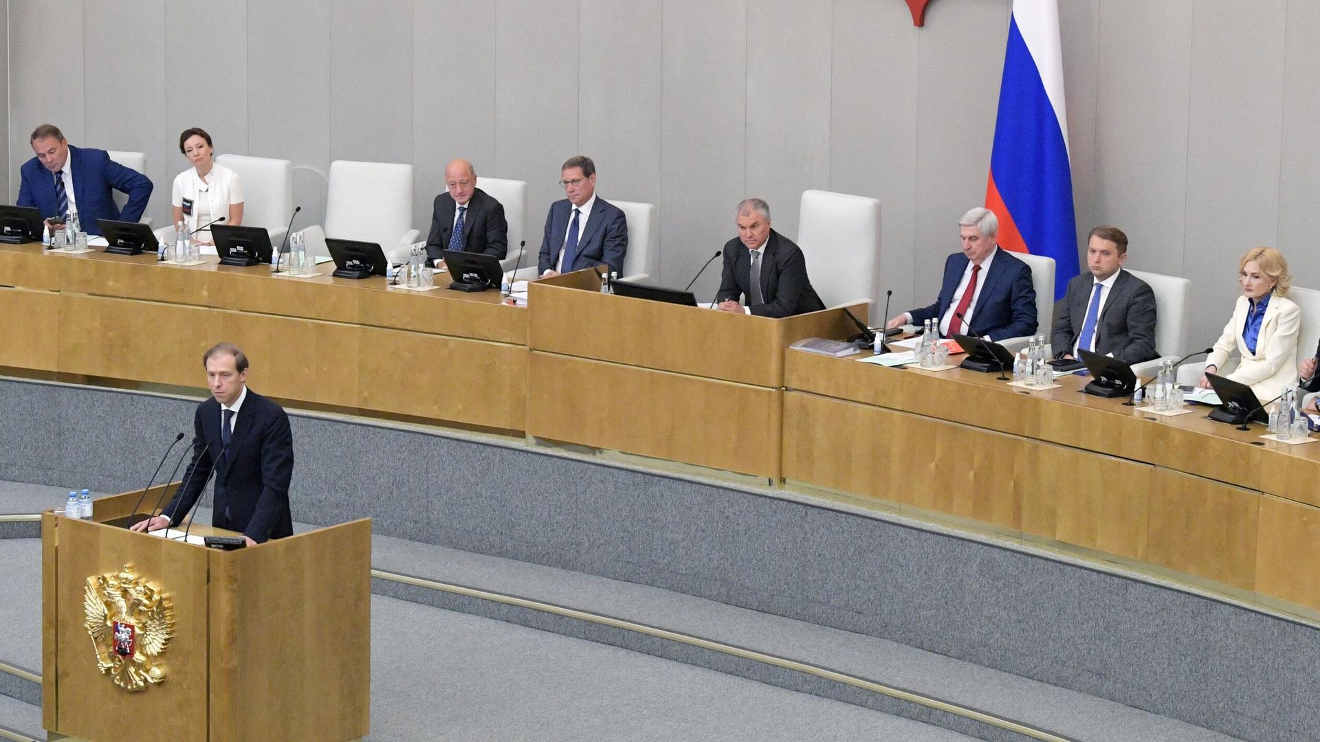 Министр промышленности и торговли РФ Денис Мантуров выступает на внеочередном заседании Госдумы РФ в Москве Министр промышленности и торговли РФ Денис Мантуров выступает на внеочередном заседании Госдумы РФ в Москве - РИА Новости, 1920, 15.07.2022