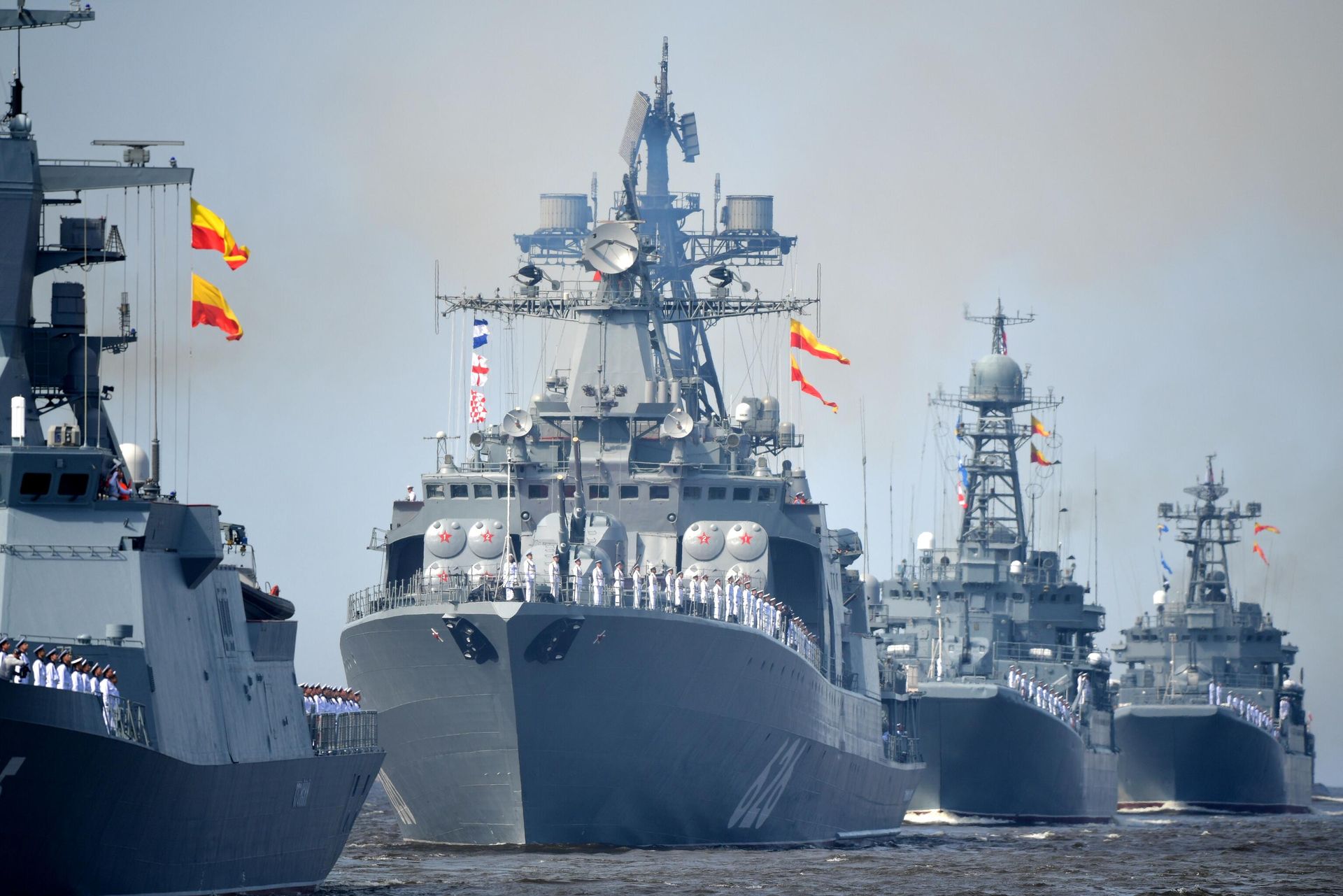 Корабли ВМФ России на репетиции парада в честь Дня военно-морского флота в Кронштадте Корабли ВМФ России на репетиции парада в честь Дня военно-морского флота в Кронштадте - РИА Новости, 1920, 07.05.2026