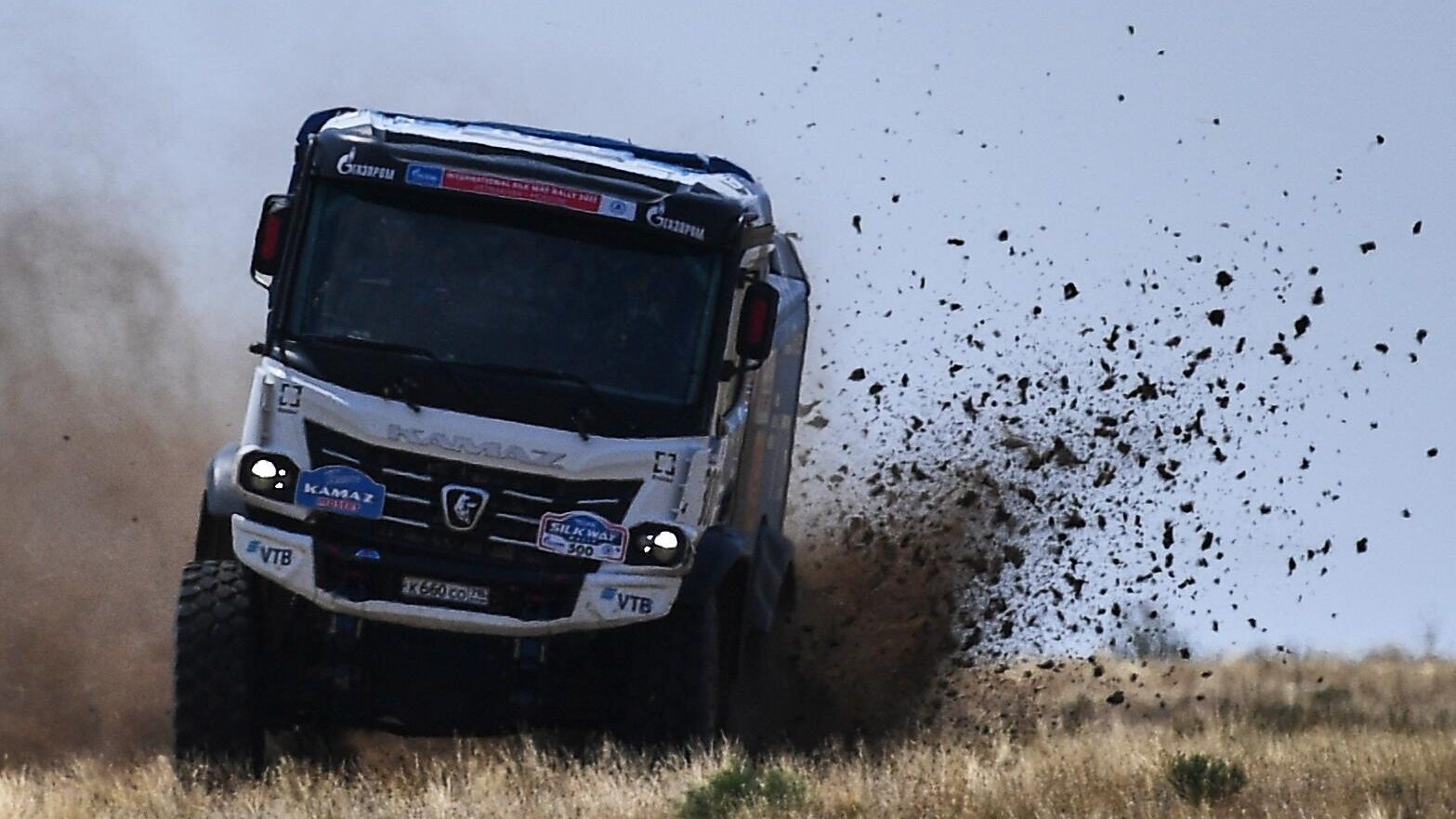 Экипаж команды KAMAZ-Master в составе Дмитрия Сотникова и Руслана Ахмадеева Экипаж команды KAMAZ-Master в составе Дмитрия Сотникова и Руслана Ахмадеева - РИА Новости, 1920, 16.07.2022