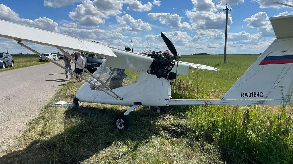 Жесткая посадка легкомоторного самолета Бекас в Спасском районе Рязанской области Жесткая посадка легкомоторного самолета Бекас в Спасском районе Рязанской области - РИА Новости, 1920, 08.08.2022