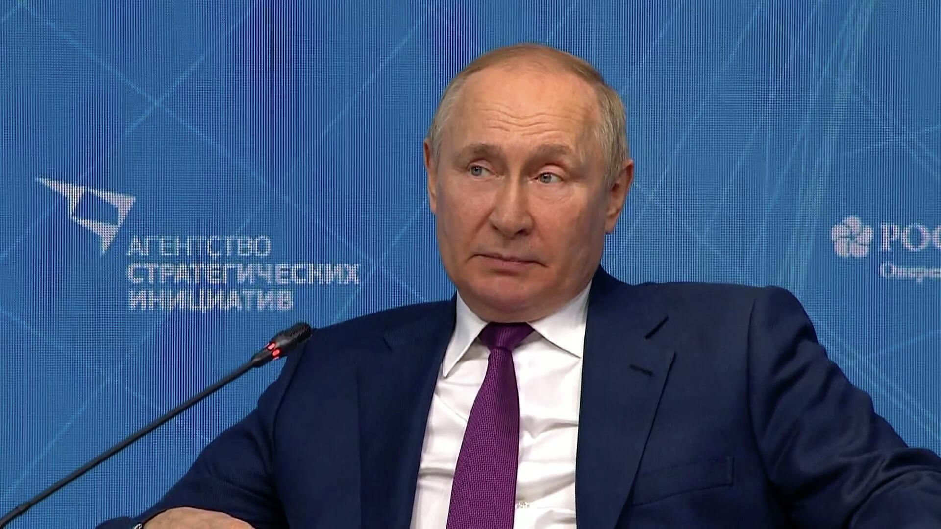 Путин: Сидеть на иностранных технологиях – значит погружаться в унизительную зависимость Путин: Сидеть на иностранных технологиях – значит погружаться в унизительную зависимость - РИА Новости, 1920, 20.07.2022