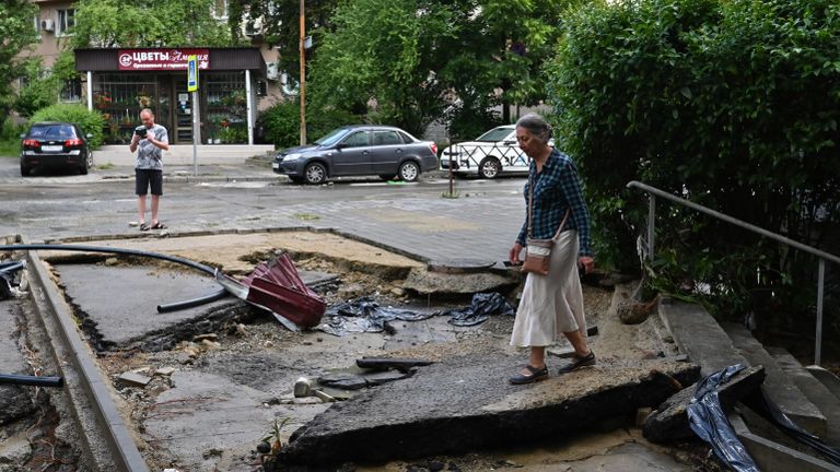 Улица Донская в Сочи, пострадавшая из-за сильного наводнения Улица Донская в Сочи, пострадавшая из-за сильного наводнения
