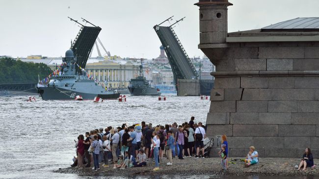 Репетиция парада ко Дню ВМФ в Санкт-Петербурге