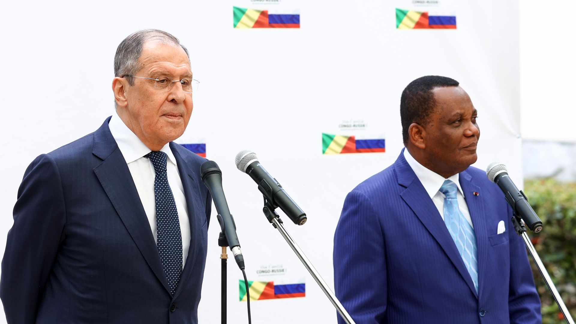 Глава МИД России Сергей Лавров и глава МИД Конго Жан-Клод Гакоссо Глава МИД России Сергей Лавров и глава МИД Конго Жан-Клод Гакоссо - РИА Новости, 1920, 10.11.2022