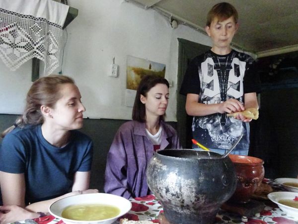 Гид Сергий Крылов показывает, как есть сканцы Гид Сергий Крылов показывает, как есть сканцы