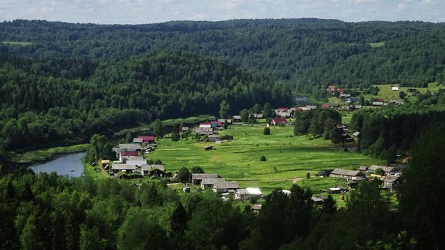 Ярославичи, вид из деревни Лашково Ярославичи, вид из деревни Лашково