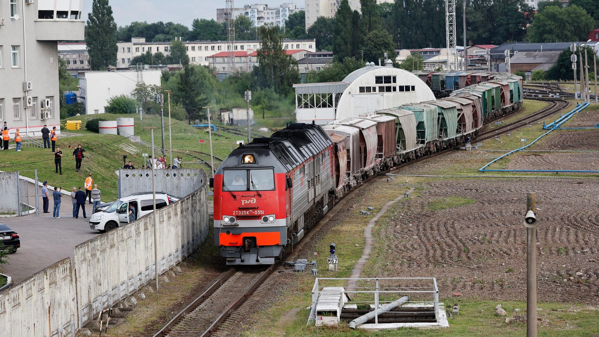 Прибытие первого грузового поезда с цементом в Калининград транзитом через Литву после снятия ограничений Евросоюза Прибытие первого грузового поезда с цементом в Калининград транзитом через Литву после снятия ограничений Евросоюза - РИА Новости, 1920, 22.08.2022