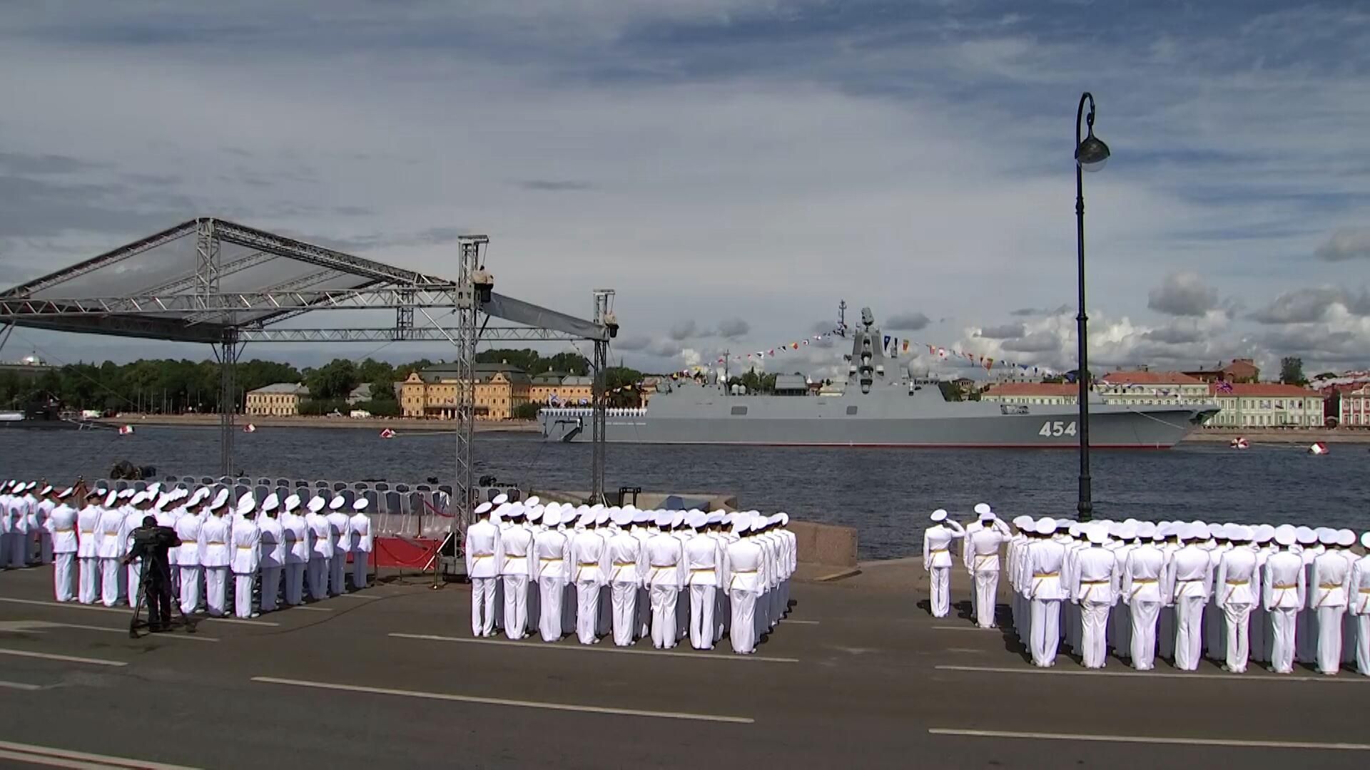 Генеральная репетиция Главного военно-морского парада в Петербурге Генеральная репетиция Главного военно-морского парада в Петербурге - РИА Новости, 1920, 28.07.2022
