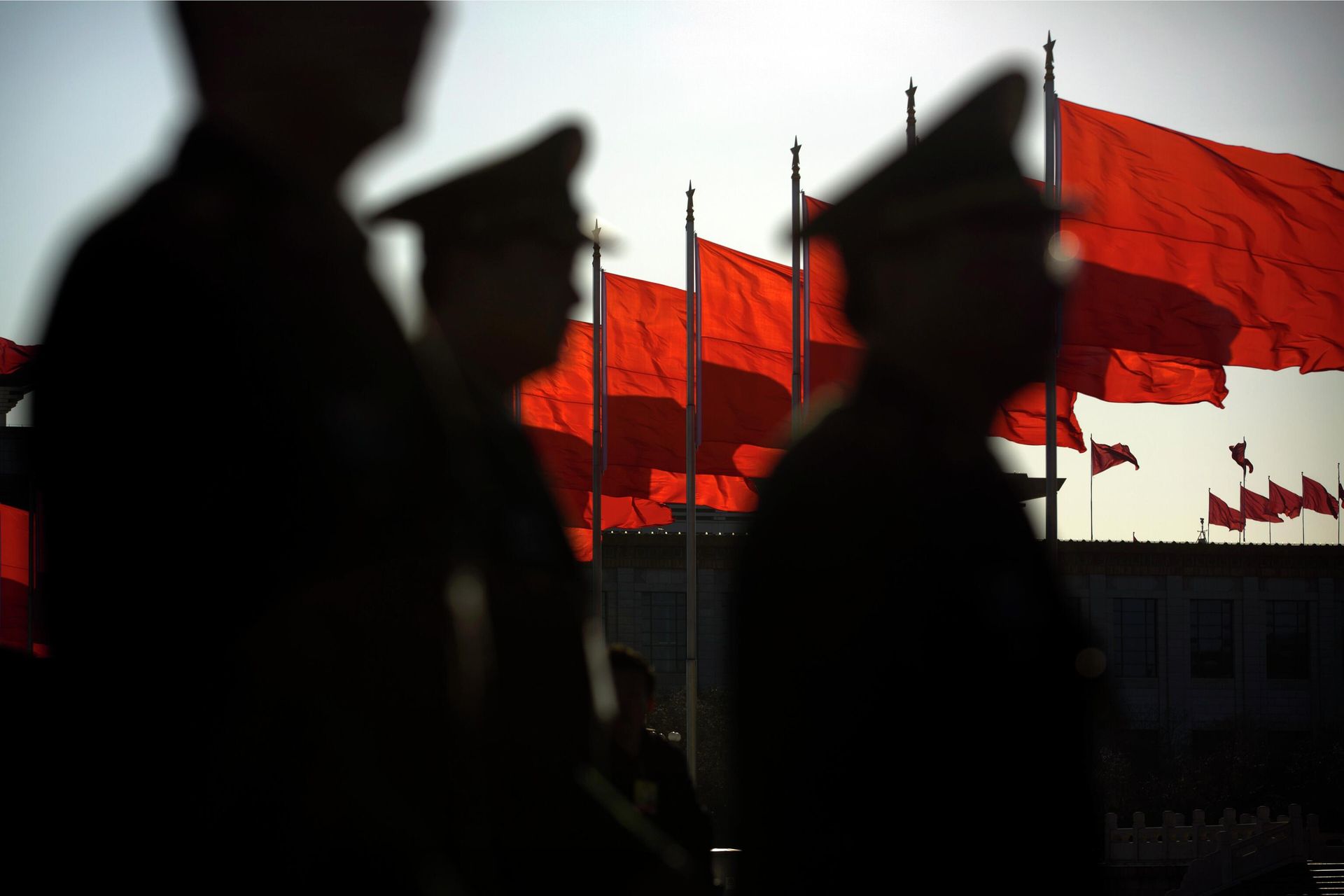 Военнослужащие Народно-освободительной армии Китая перед пленарным заседанием Всекитайского собрания народных представителей в Пекине Военнослужащие Народно-освободительной армии Китая перед пленарным заседанием Всекитайского собрания народных представителей в Пекине - РИА Новости, 1920, 01.08.2022
