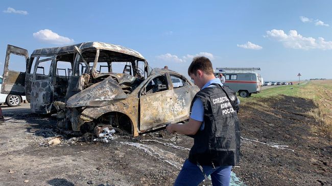 ДТП на автодороге Астрахань - Ставрополь с участием маршрутного такси Газель и легкового автомобиля