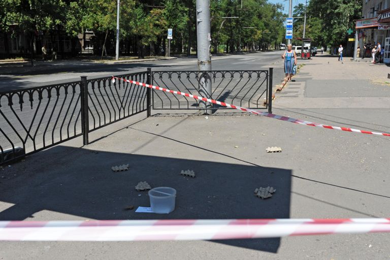 Противопехотные фугасные мины (ПФМ-1) Лепесток на центральной улицы Донецка Противопехотные фугасные мины (ПФМ-1) Лепесток на центральной улицы Донецка