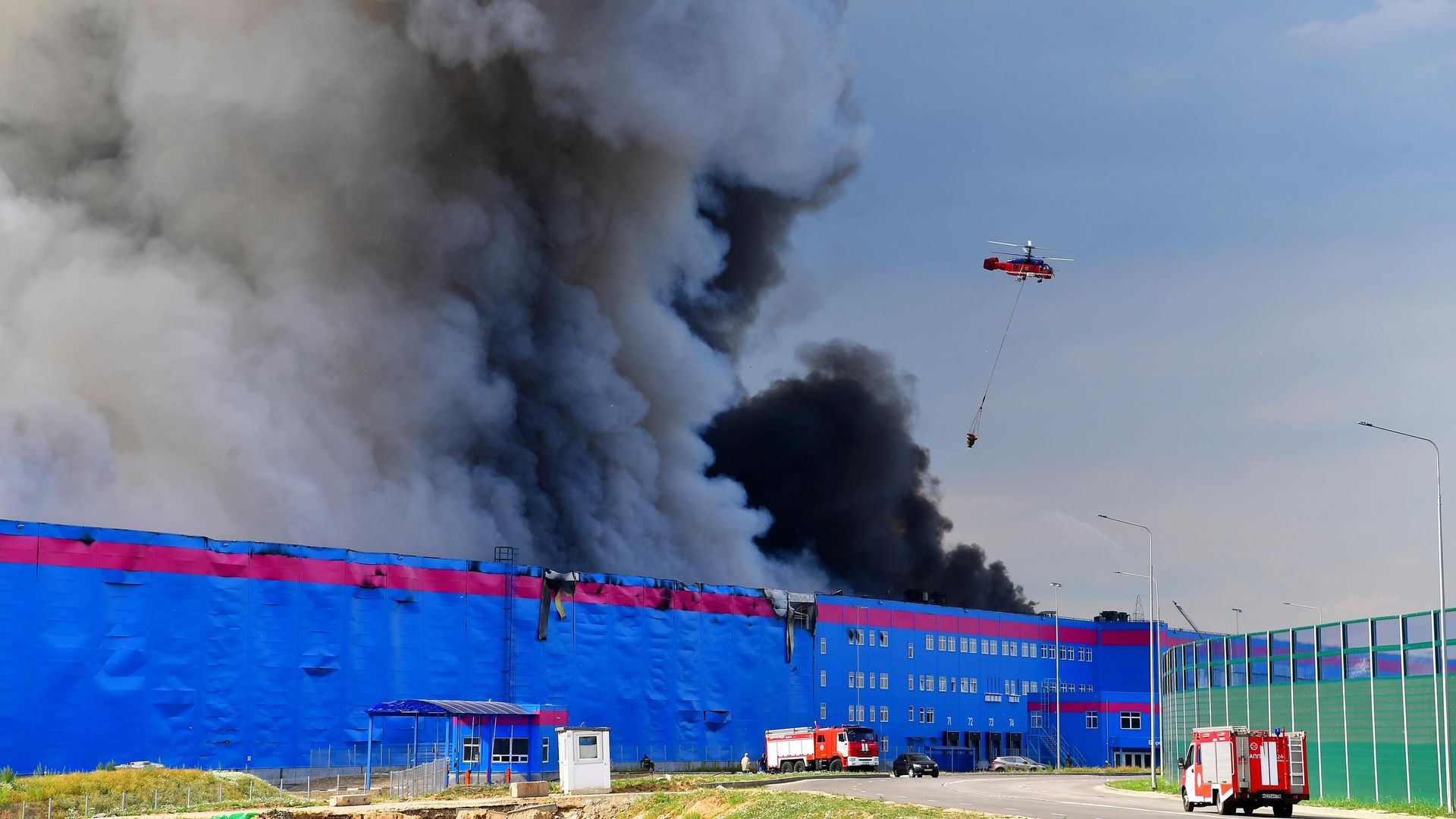 Пожар на складе OZON в Подмосковье Пожар на складе OZON в Подмосковье - РИА Новости, 1920, 16.02.2026