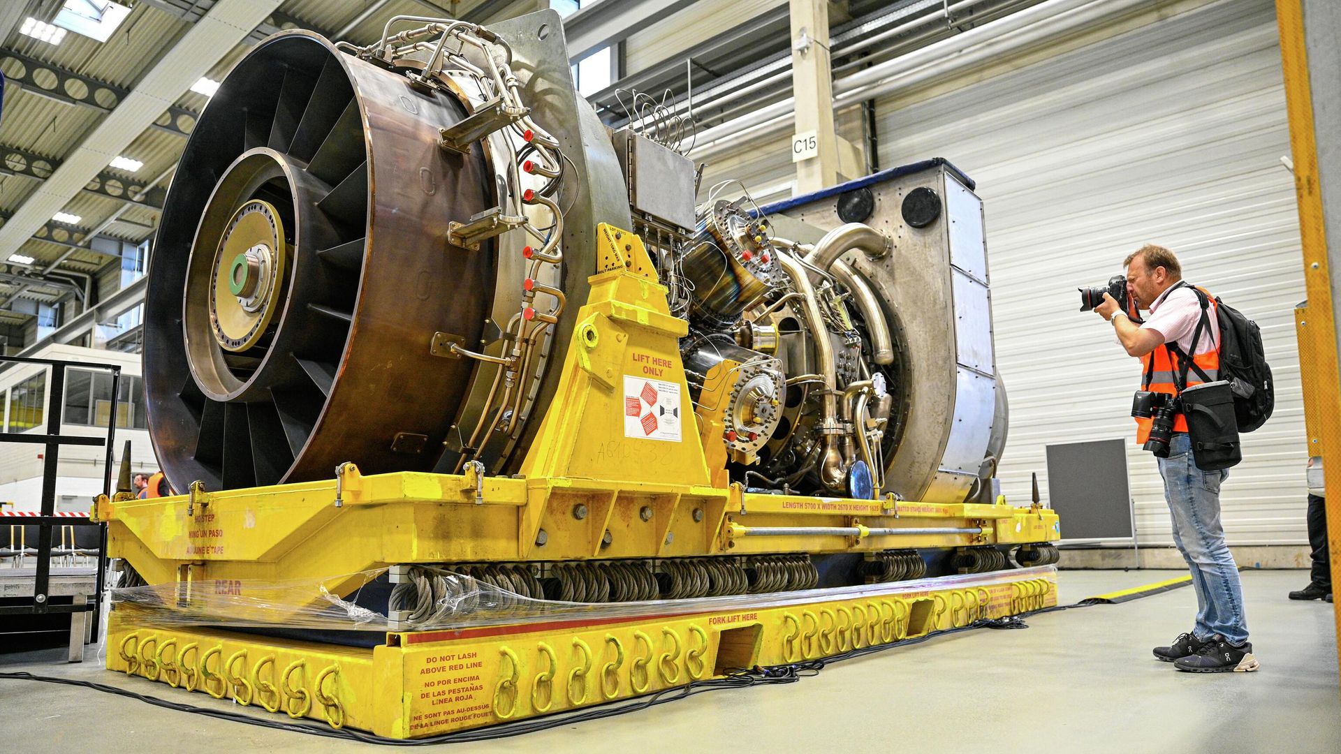 Турбина для газопровода Северный поток-1 на заводе Siemens Energy - РИА Новости, 1920, 04.08.2022