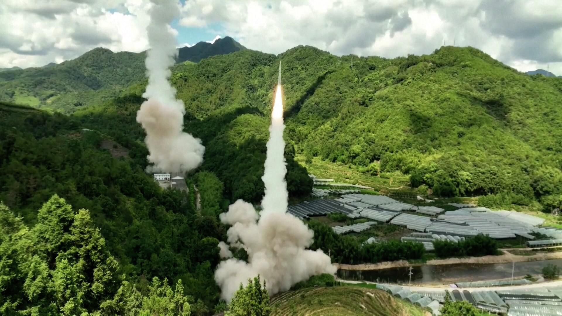 Учения армии Китая после визита Пелоси на Тайвань Учения армии Китая после визита Пелоси на Тайвань - РИА Новости, 1920, 05.08.2022
