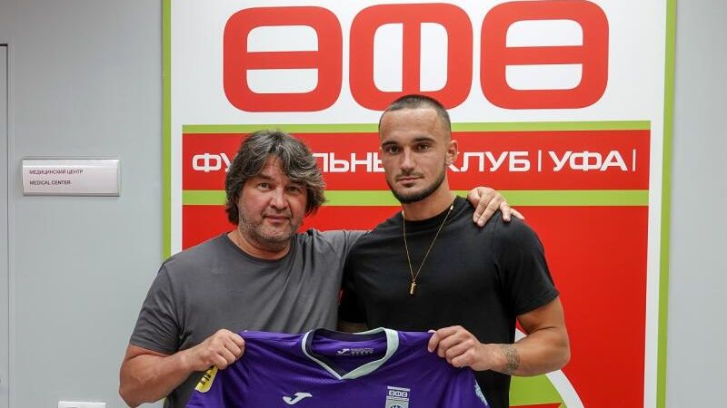 Гендиректор Уфы Шамиль Газизов и Александр Масалов Гендиректор Уфы Шамиль Газизов и Александр Масалов - РИА Новости, 1920, 05.08.2022