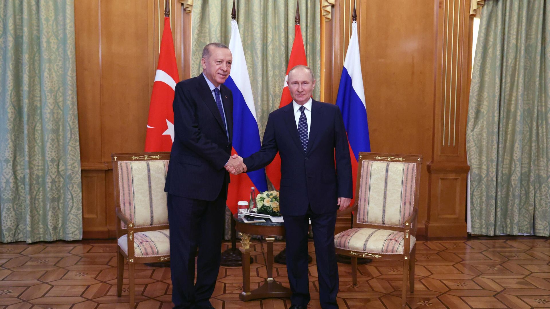 Президент России Владимир Путин и президент Турции Реджеп Тайип Эрдоган во время встречи Президент России Владимир Путин и президент Турции Реджеп Тайип Эрдоган во время встречи - РИА Новости, 1920, 11.05.2023