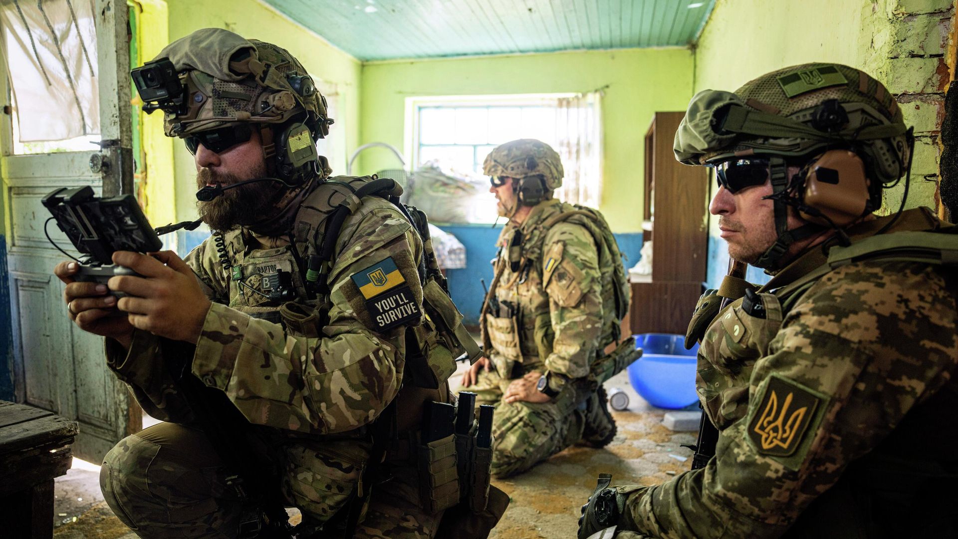 Украинские военнослужащие управляют беспилотником на своей позиции на передовой в Николаевской области, Украина, 8 августа 2022 года Украинские военнослужащие управляют беспилотником на своей позиции на передовой в Николаевской области, Украина, 8 августа 2022 года - РИА Новости, 1920, 23.10.2024