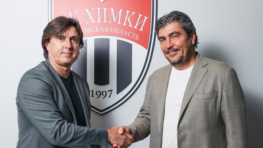 Главный тренер Химок Николай Писарев (справа) Главный тренер Химок Николай Писарев (справа) - РИА Новости, 1920, 10.08.2022