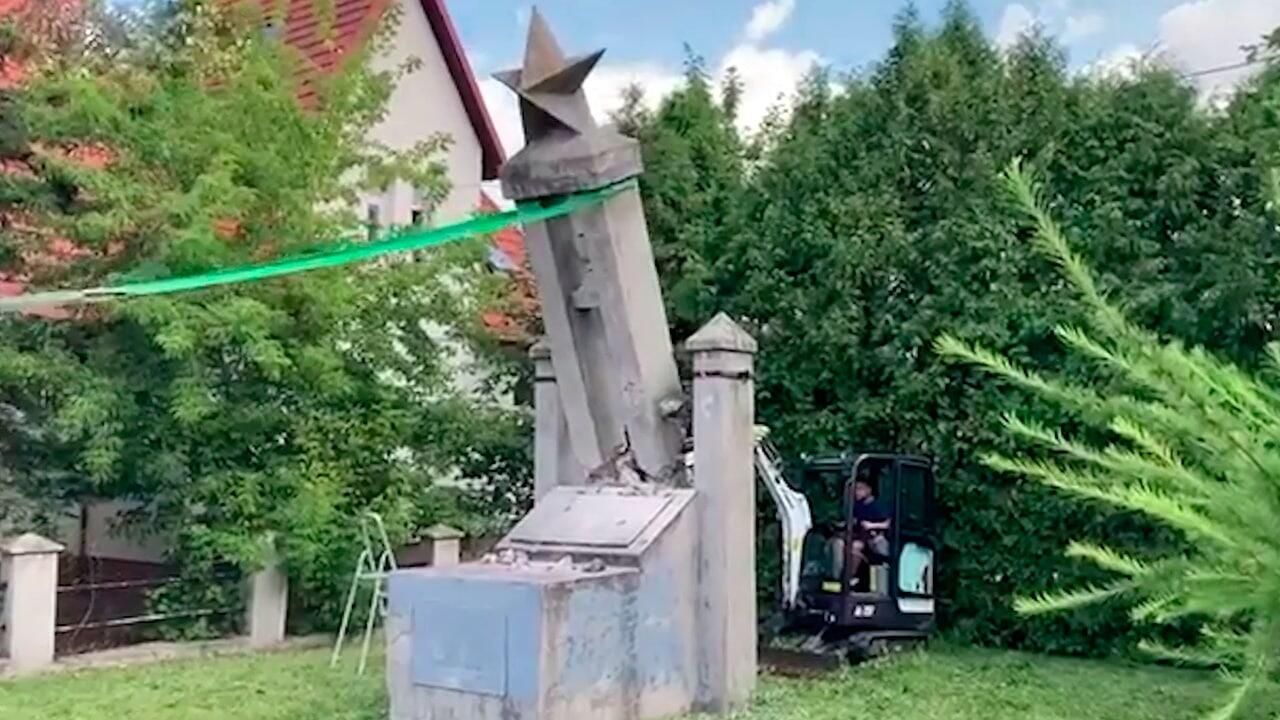 Cнос памятника в польском городе Мальборк Cнос памятника в польском городе Мальборк - РИА Новости, 1920, 10.08.2022