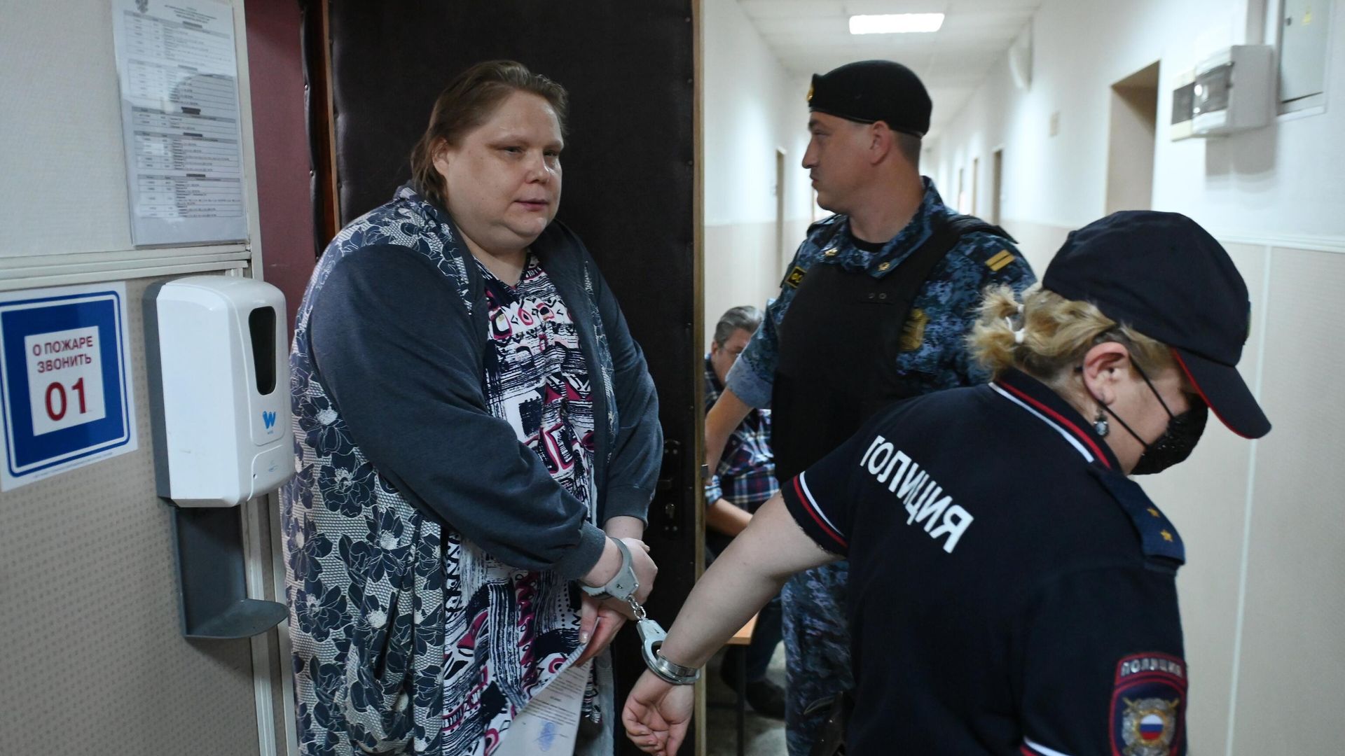 Журналистка Александра Баязитова после заседания Кузьминского суда города Москвы Журналистка Александра Баязитова после заседания Кузьминского суда города Москвы - РИА Новости, 1920, 16.12.2022