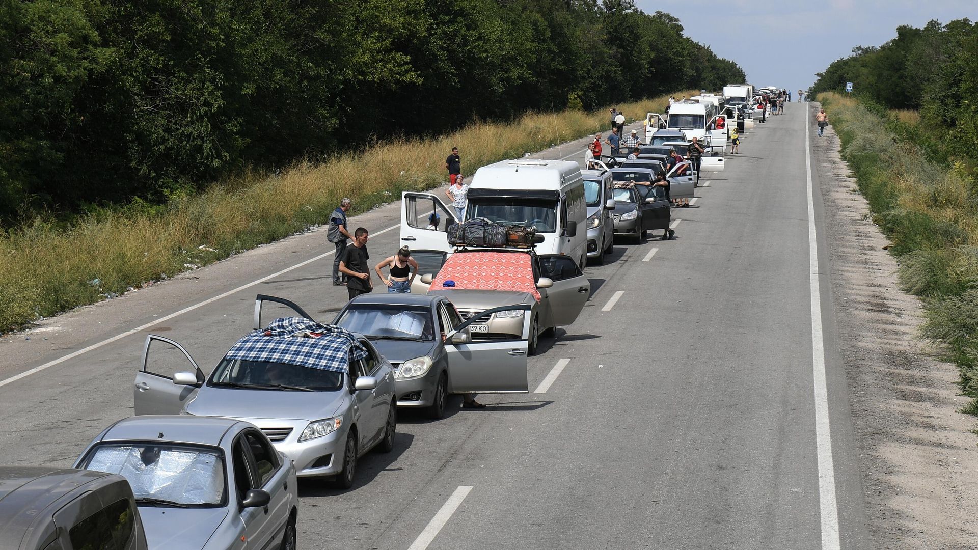 Автомобили на КПП Васильевка на границе Запорожской области Автомобили на КПП Васильевка на границе Запорожской области - РИА Новости, 1920, 16.08.2022
