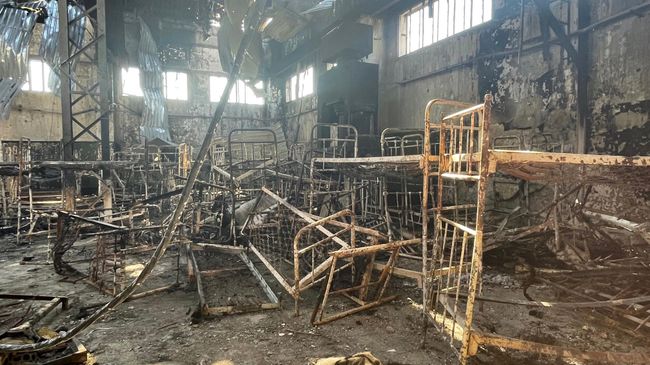 Барак в лагере для военнопленных в Еленовке, разрушенный ракетным ударом ВСУ Барак в лагере для военнопленных в Еленовке, разрушенный ракетным ударом ВСУ