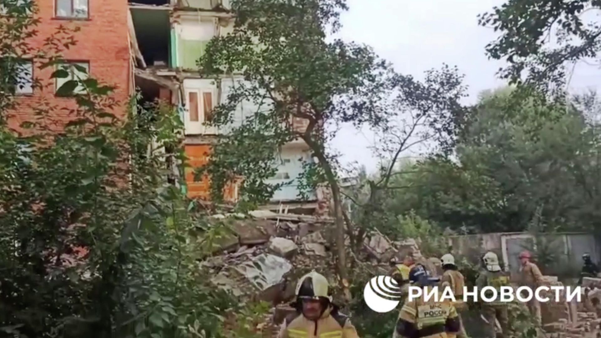 Обрушение пятиэтажного дома в Омске. Кадр видео Обрушение пятиэтажного дома в Омске. Кадр видео - РИА Новости, 1920, 12.08.2022