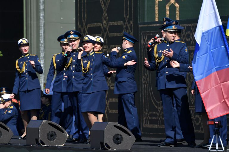 Участники концерта во время праздничных мероприятиях, посвященных 110-летию со дня образования ВВС в военно-патриотическом парке культуры и отдыха ВС РФ Патриот