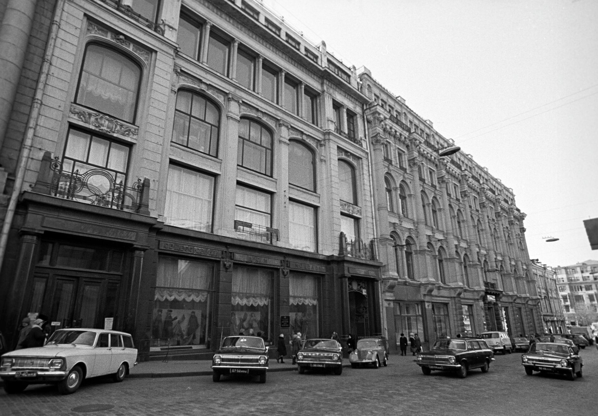 Здание Дома моделей на Кузнецком мосту в Москве - РИА Новости, 1920, 22.04.2025