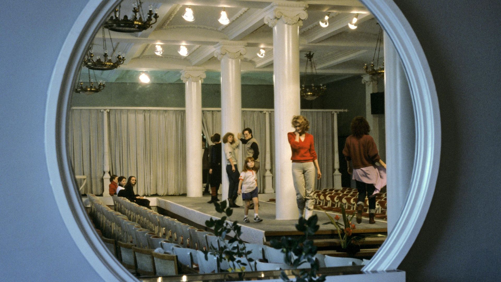 Дом моделей одежды на Кузнецком мосту Дом моделей одежды на Кузнецком мосту - РИА Новости, 1920, 15.08.2022