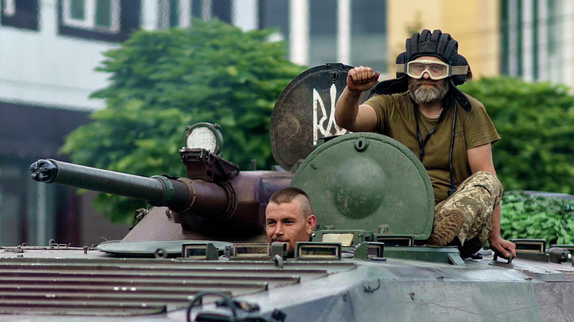 Украинские военнослужащие на танке - РИА Новости, 1920, 16.08.2022