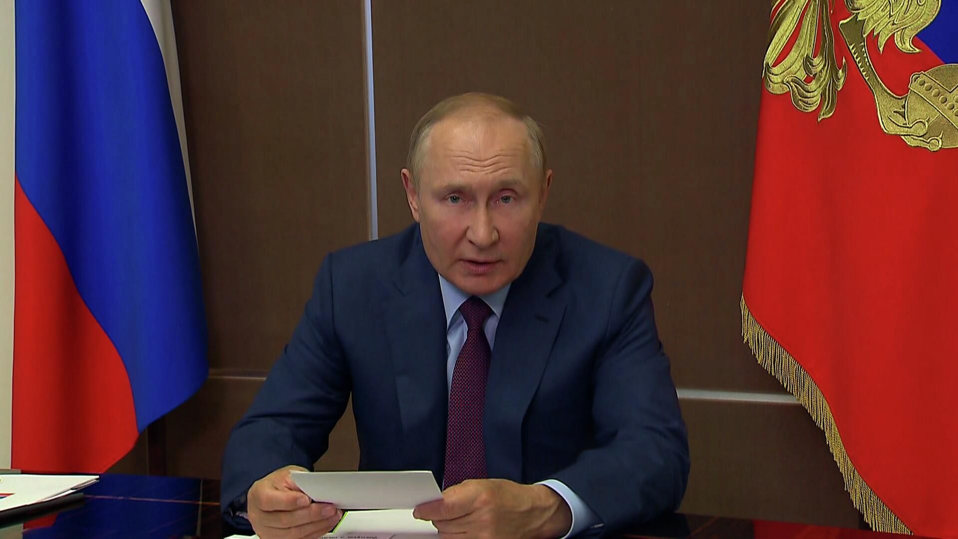 Путин заявил, что России нужно добиться технологического суверенитета в судостроении Путин заявил, что России нужно добиться технологического суверенитета в судостроении - РИА Новости, 1920, 18.08.2022