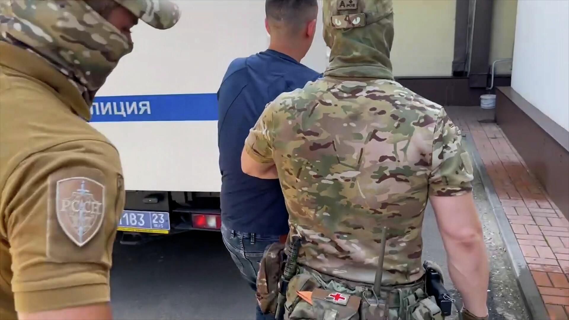 Задержание агента СБУ в Краснодаре. Видео ФСБ РФ Задержание агента СБУ в Краснодаре. Видео ФСБ РФ - РИА Новости, 1920, 19.08.2022