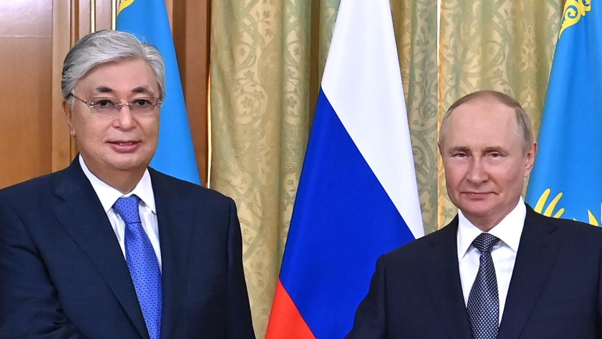 Президент РФ Владимир Путин и президент Казахстана Касым-Жомарт Токаев во время встречи Президент РФ Владимир Путин и президент Казахстана Касым-Жомарт Токаев во время встречи - РИА Новости, 1920, 19.08.2022