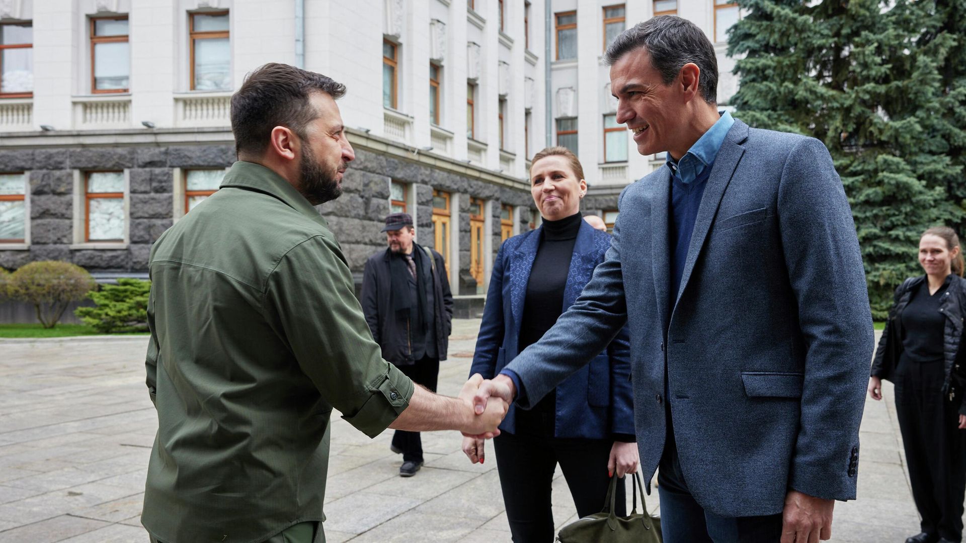 Президент Украины Владимир Зеленский и премьер-министр Испании Педро Санчес во время встречи в Киеве, Украина Президент Украины Владимир Зеленский и премьер-министр Испании Педро Санчес во время встречи в Киеве, Украина - РИА Новости, 1920, 20.08.2022