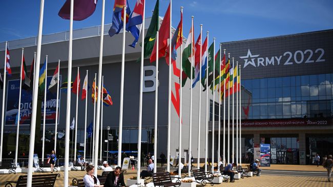 Флаги стран-участниц международного военно-технического форума Армия-2022 в Конгрессно-выставочном центре Патриот Флаги стран-участниц международного военно-технического форума Армия-2022 в Конгрессно-выставочном центре Патриот