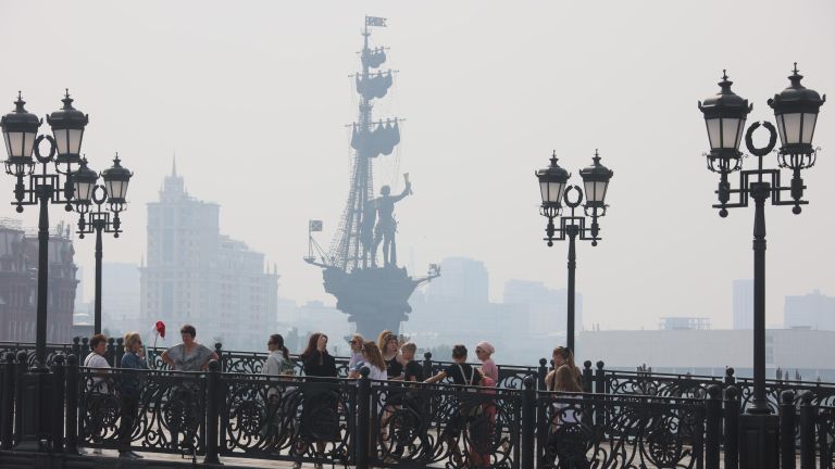 Памятник Петру I (В ознаменование 300-летия российского флота, скульптор Зураб Церетелли) в Москве Памятник Петру I (В ознаменование 300-летия российского флота, скульптор Зураб Церетелли) в Москве
