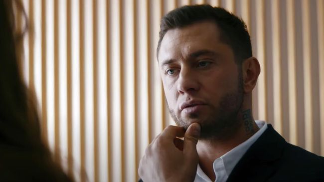 Кадр трейлера сериала Жизнь по вызову