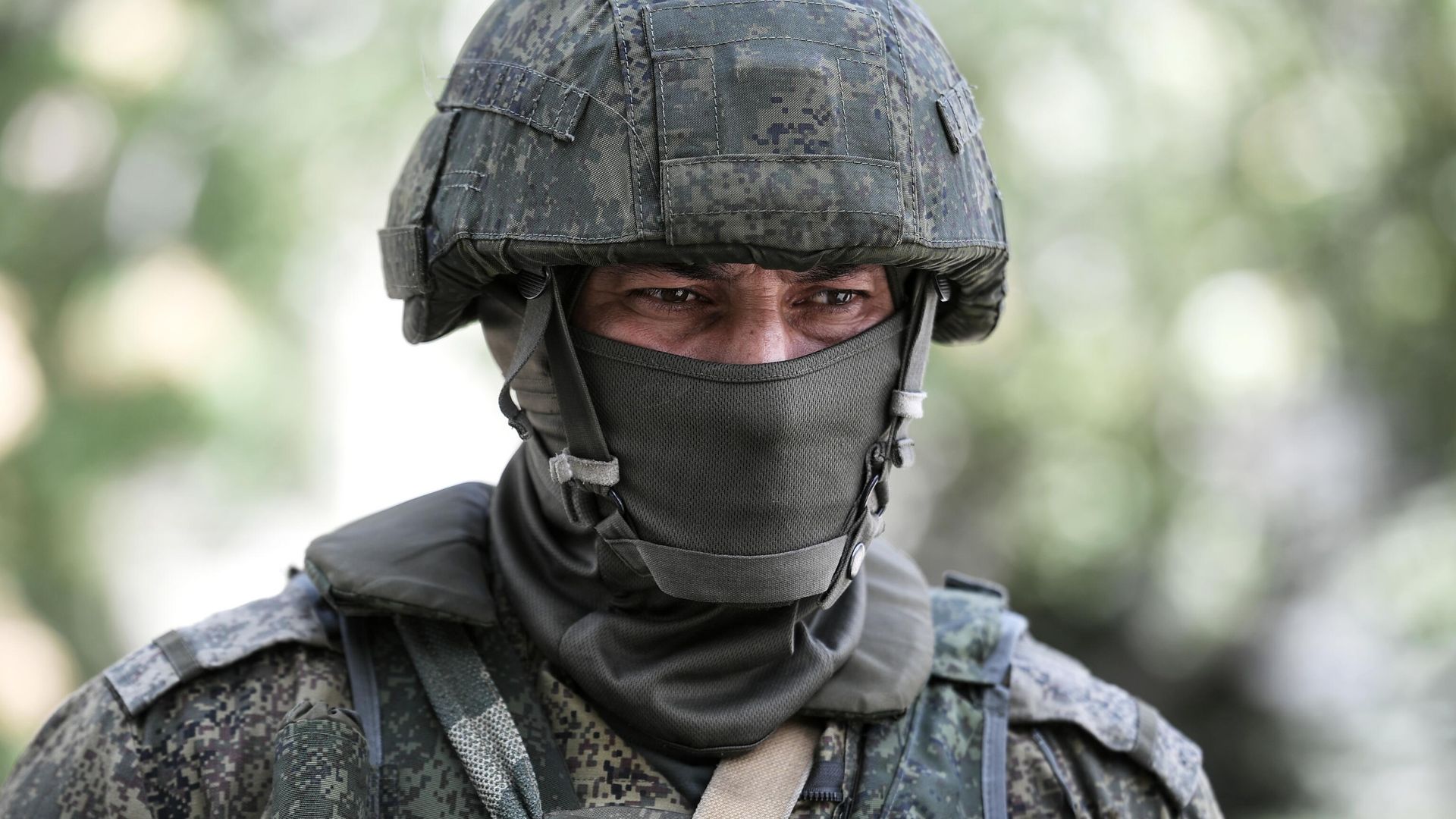 Военнослужащий ВС РФ на территории Запорожской АЭС в Энергодаре Военнослужащий ВС РФ на территории Запорожской АЭС в Энергодаре - РИА Новости, 1920, 19.10.2022