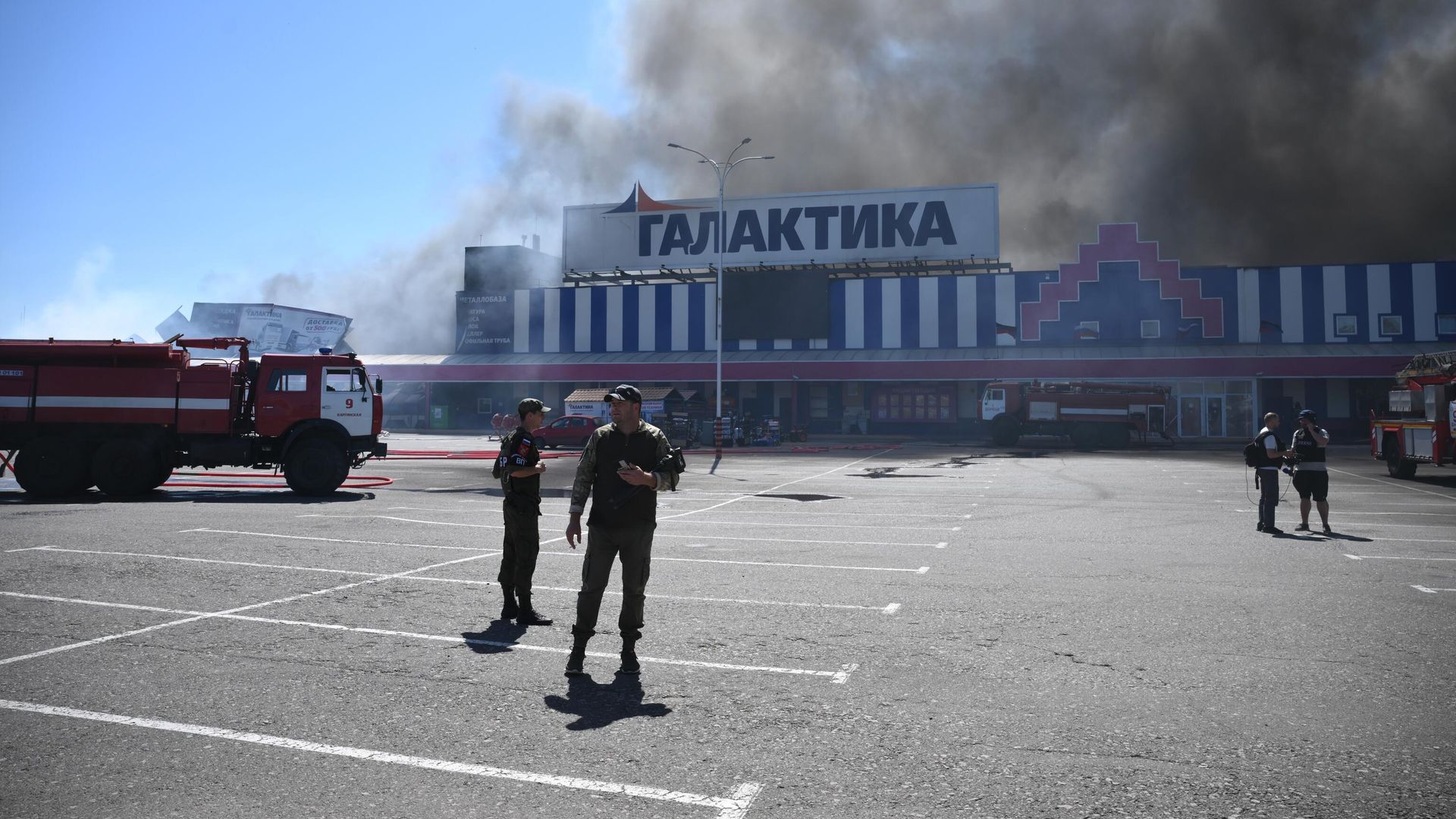 ТЦ Галактика после обстрела ВСУ ТЦ Галактика после обстрела ВСУ - РИА Новости, 1920, 22.12.2022