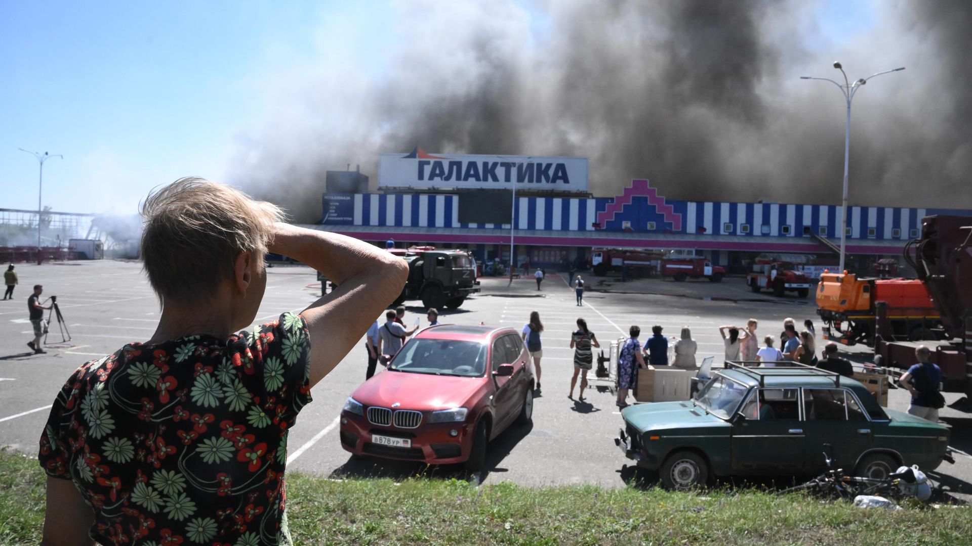 Пожар в ТЦ Галактика в Донецке после обстрела ВСУ Пожар в ТЦ Галактика в Донецке после обстрела ВСУ - РИА Новости, 1920, 02.09.2022