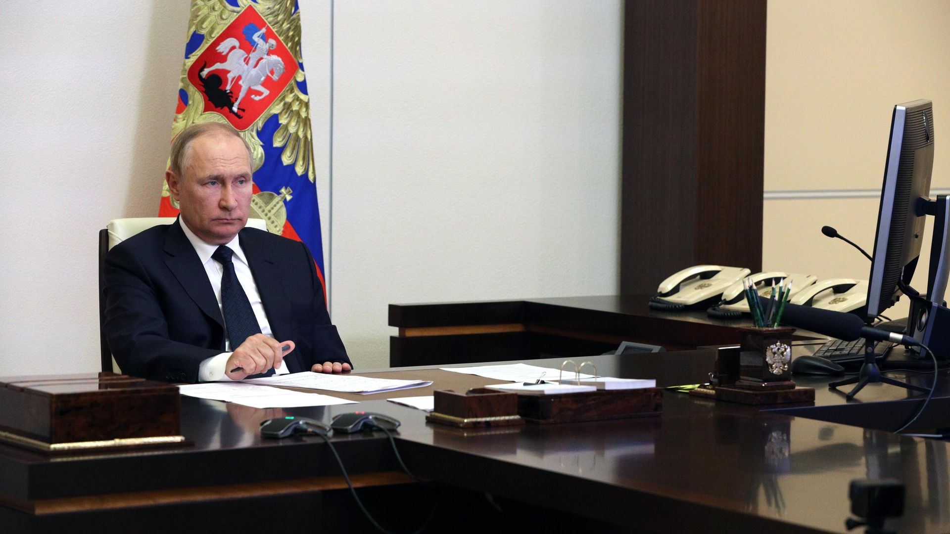 Президент РФ Владимир Путин в режиме видеоконференции проводит совещание о ликвидации природных пожаров - РИА Новости, 1920, 24.08.2022