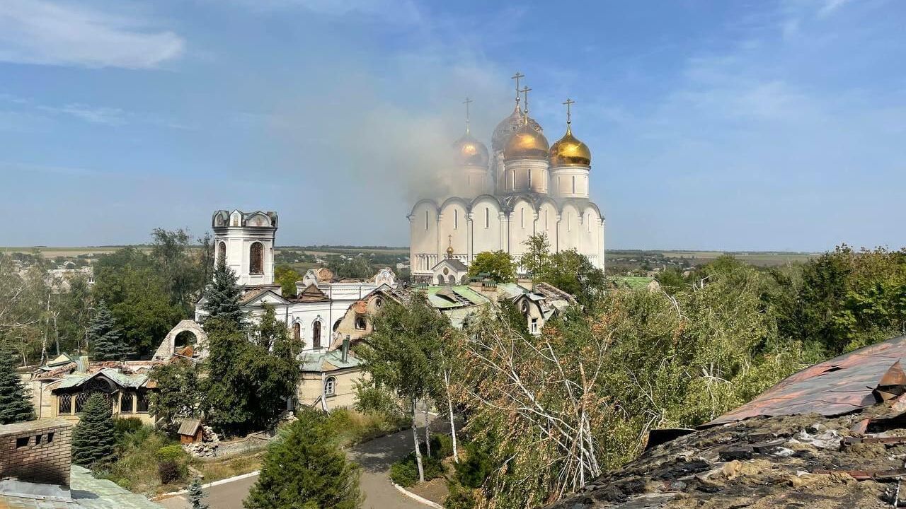 Обстрел Успенского храма Свято-успенского Николо-Васильевского монастыря в селе Никольское Обстрел Успенского храма Свято-успенского Николо-Васильевского монастыря в селе Никольское - РИА Новости, 1920, 25.08.2022